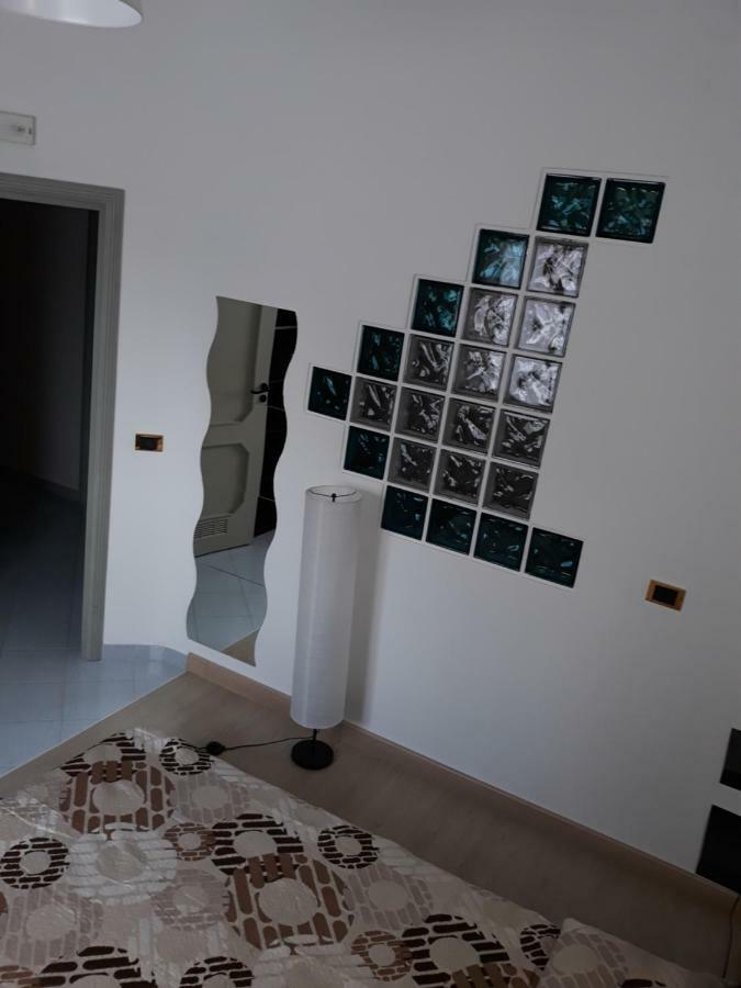 Rooms Center Wolf - Matrimoniale E Comunicanti Matera Exterior photo